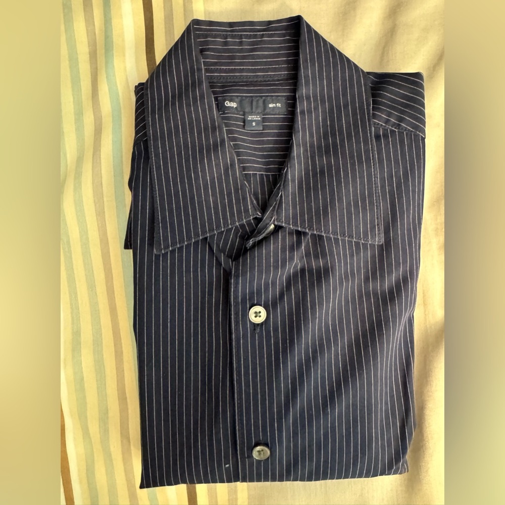 Gap slim fit button down shirt